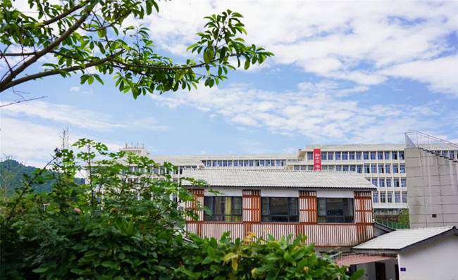 成都希望職業(yè)學(xué)校有普高嗎,郫縣希望職校是高中嗎