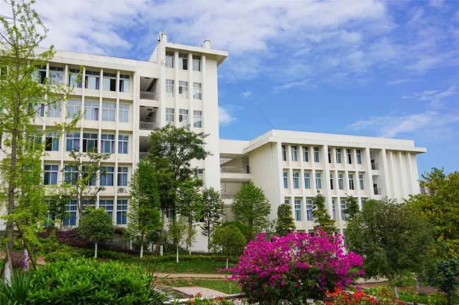 四川五月花技師學(xué)院有高中部嗎,五月花可以讀高中嗎