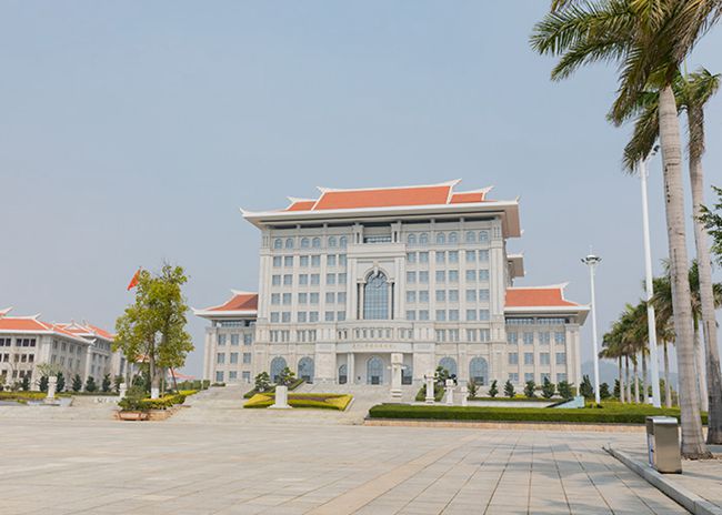 成都希望職業(yè)學(xué)校是希望集團(tuán)的嗎